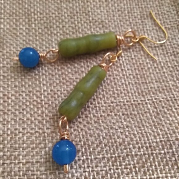 Unique Fall Magic! Sleek Sage Green Jasper + Blue Agate Dangle Earrings - Picture 3 of 5
